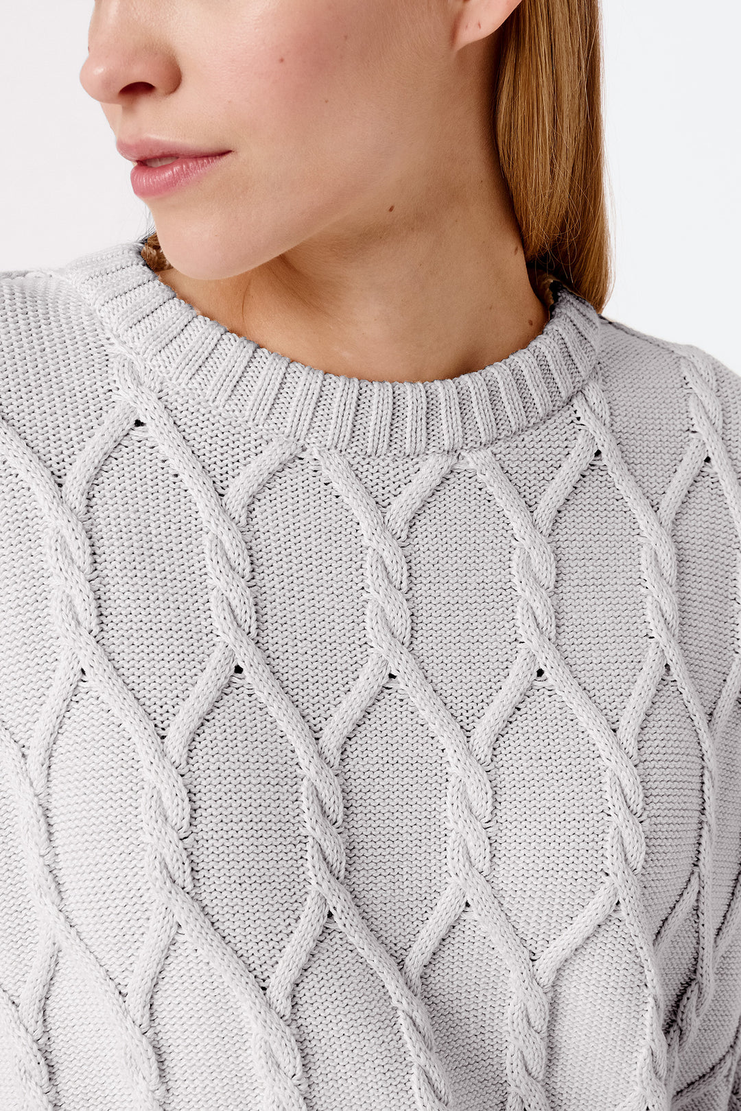 Knitted cable knit sweater