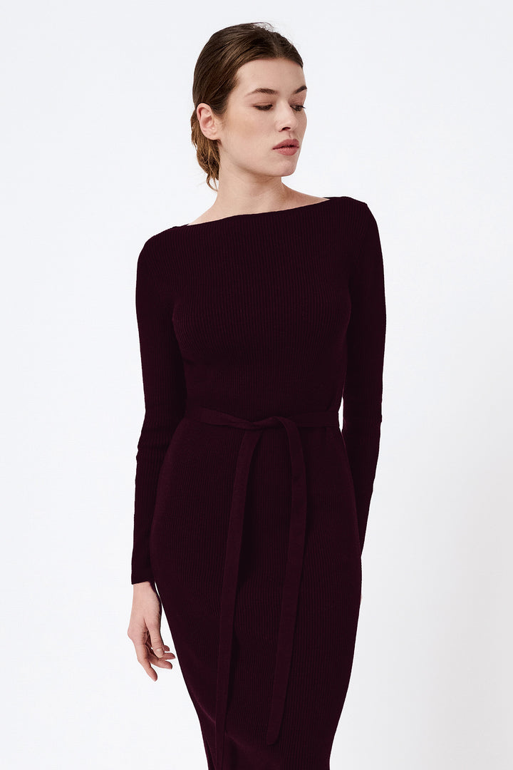 Knitted long-sleeved boat neck dress